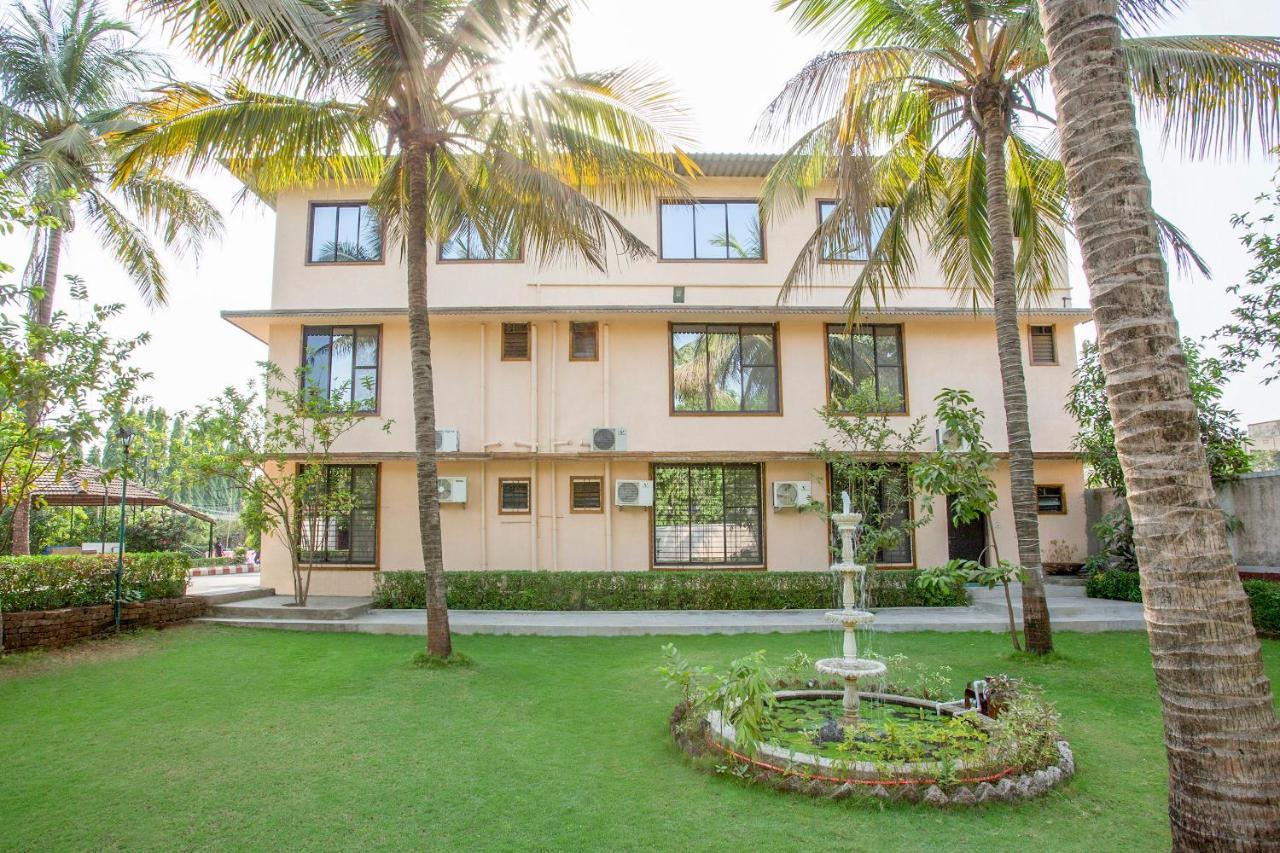 נאווי מומבאי Pushp Vatika Resort & Lawns מראה חיצוני תמונה