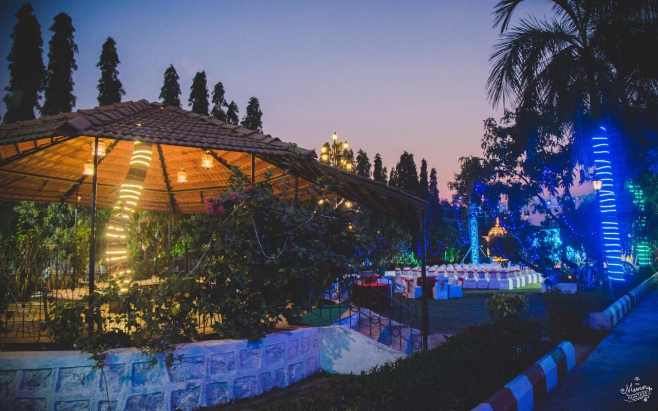 נאווי מומבאי Pushp Vatika Resort & Lawns מראה חיצוני תמונה