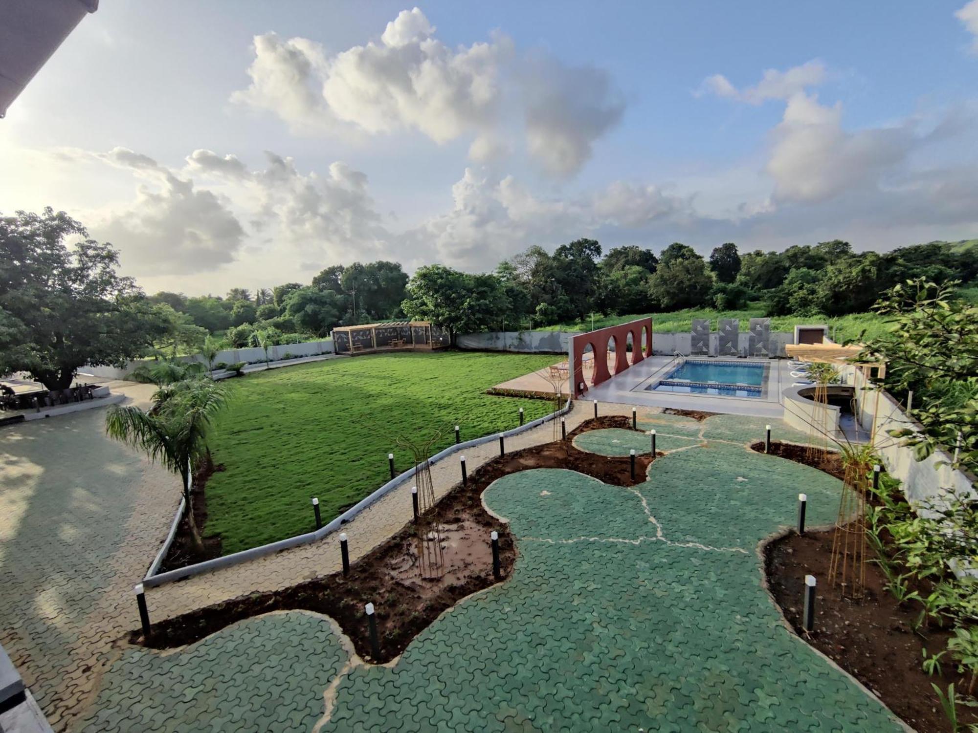 נאווי מומבאי Pushp Vatika Resort & Lawns מראה חיצוני תמונה