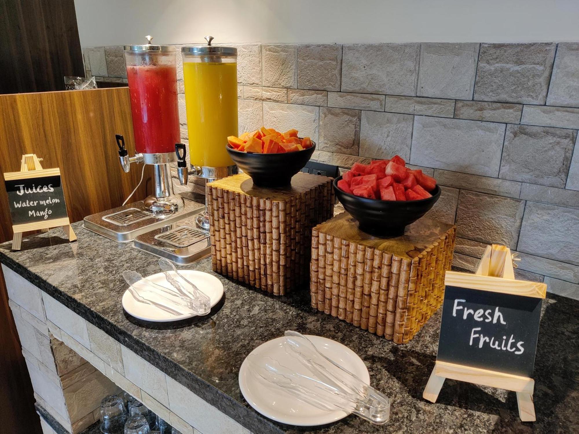 נאווי מומבאי Pushp Vatika Resort & Lawns מראה חיצוני תמונה