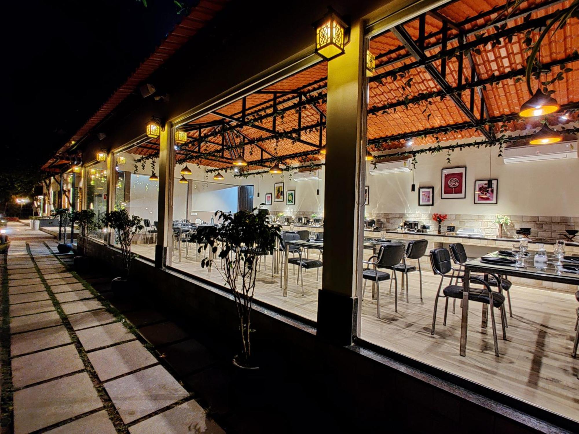 נאווי מומבאי Pushp Vatika Resort & Lawns מראה חיצוני תמונה
